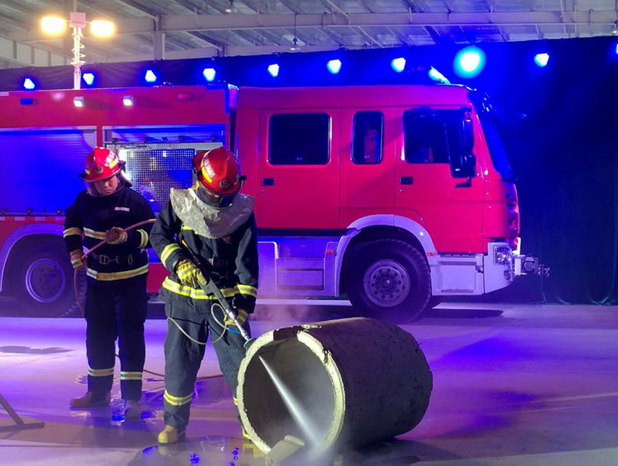 我國(guó)研制成功首臺(tái)冷態(tài)切割搶險(xiǎn)救援消防車