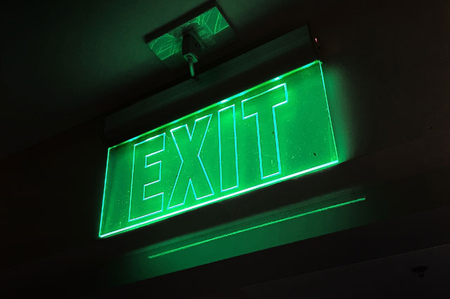 選擇智能疏散照明指示系統(tǒng)品牌時(shí)應(yīng)該注意什么？